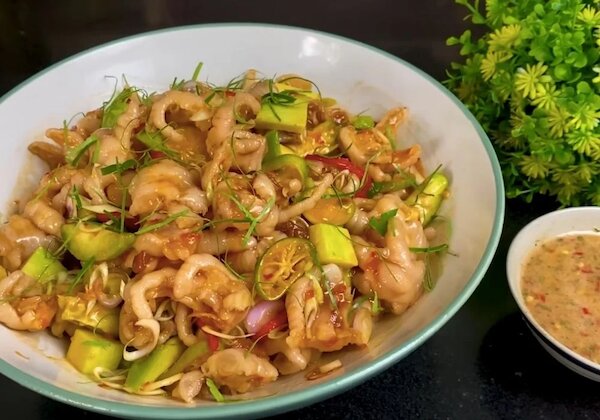 Nhận biết chân gà sốt tắc còn ăn được hay không?