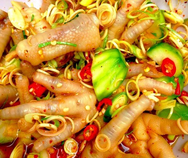 1 chân gà sốt thái bao nhiêu calo?