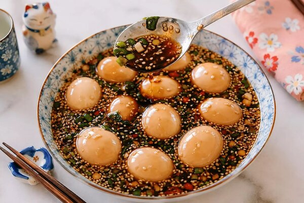 Ăn trứng ngâm tương có béo không?