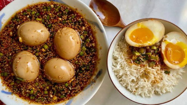 giải đáp trứng ngâm tương để được bao lâu